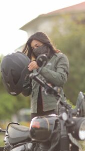 Anju Kurian Instagram - 🖤🏍️ 🖤

🎥- @dhanush__photography 

#bikeride #bulletlovers #traveler #chennaidiaries