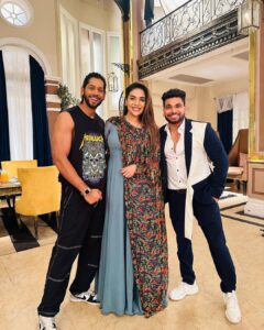 Anjum Fakih Instagram - …and this happened today… on the sets of #kundalibhagya 
With my jaanemans @baseer_bob @shivthakare9 
❤️❤️❤️