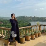 Anjum Fakih Instagram - The city makes me look beautiful… #udaipurdiaries #dulhewale #mereyaarkishaadihai Wearing @kanikavermaofficial ❤️ Udaipur, Rajasthan