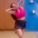Antara Biswas Instagram - The Last Step Seems To Be The #Trending Pose these Days… So tried It… And Keeping That My Cover Pic Too … #farrata #jawan #song #random
