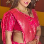 Antara Biswas Instagram - Happy Teej 🙏… feeling Blessed 🙏 #hartalikateej #nirjalavrat #indian #festival #bridal #jewellery #saree #sindoor #bindi #kangan ##blessings Saree: @beatitude_stories Video: @deepakpathak663 Styled by: me