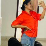 Anumol Instagram - When cleaning turns into a photoshoot! 😂📸 Who knew my cleaning skills were camera-worthy? #CleaningGlam #UnexpectedPhotoshoot #CleaningUpLaughs #CleaningRituals #Anuyathra Kalamassery, India
