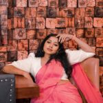 Anumol Instagram - Really loved this look and styling ✨ Sometimes a little change can do wonders and I'm loving the way this one turned out! 💁‍♀️ Thank you @diyaaa_john for styling and convincing me to go with this look Wearing @suta_bombay saree from @saltstudio Clicks by @akhil_vijayan_photography.ofcl #newlook #freshstart #lovingit #anumol #anuyathra #pink #mfwai_qatar #sareelove #anytimeanywheresaree #spreadkindness DOHA - Qatar