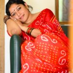 Anumol Instagram - How about this beautiful red Bandhani saree for Onam? 🌺 Thank you for gifting me this saree, Hastavem @pranavcsubash_photography click #anumol #anuyathra #onam #hastavemsaree #red #bandhanisaree Rayiranellur,Naduvattam