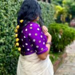 Anumol Instagram – 🌼 This saree and blouse is one of my favorites from this Onam season. 🌼 Thank you, @parama_g for sending it across. 💕 

@nattupaathakal Click 

#Anumol #Anuyathra #OnamSeason #SareeLove #FashionGoals #OnamFashion #Gratitude Kalamassery, India