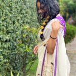 Anumol Instagram - The wind may mess up my saree, but it brings me joy.. Thank you for this beautiful Onam gift @parama_g 📸 @nattupaathakal Kalamassery, India