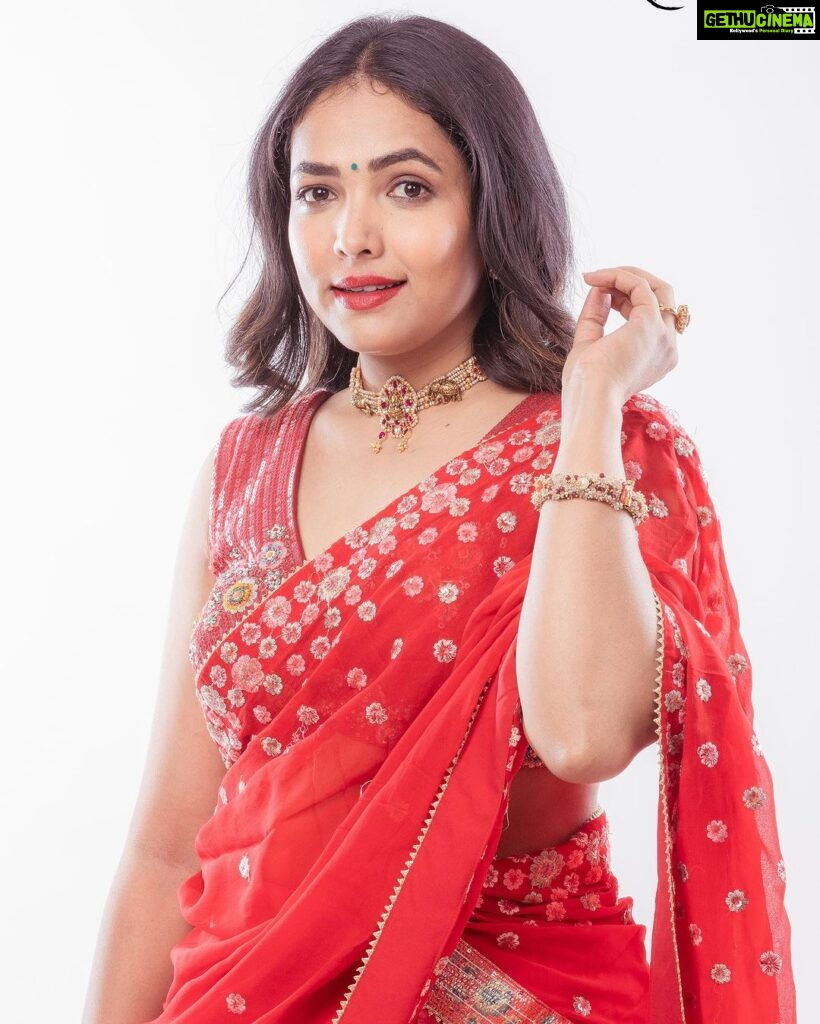 Anupama Gowda Instagram - Reminder: You are loved ♥️ Outfit: @harshithareddy_stylebook Styling: @harshithareddy_stylebook Jewellery: @bcos_its_silver PC: @raghavstudios