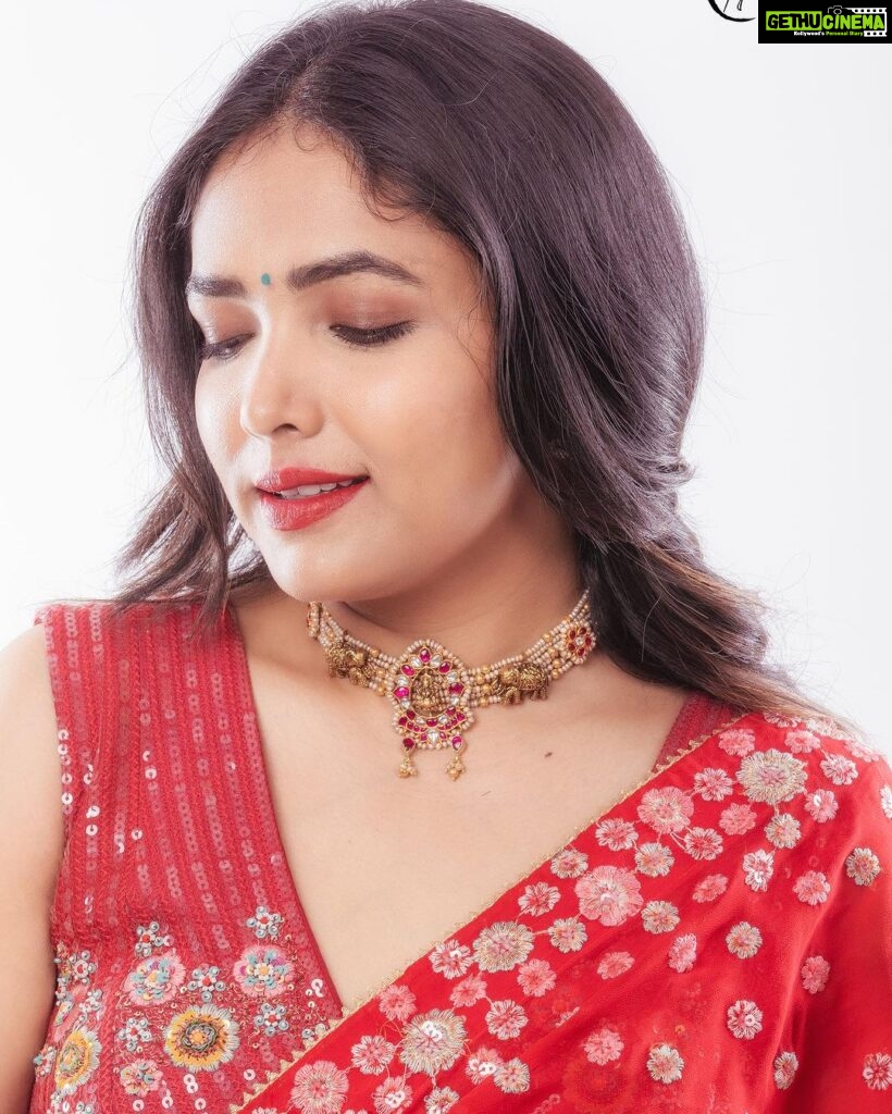 Anupama Gowda Instagram - Reminder: You are loved ♥️ Outfit: @harshithareddy_stylebook Styling: @harshithareddy_stylebook Jewellery: @bcos_its_silver PC: @raghavstudios