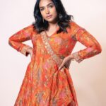 Anupama Gowda Instagram - Orange is the happiest colour 🧡 Styling: @harshithareddy_stylebook Outfit: @harshithareddy_stylebook Jewellery: @dhwanibansalofficial PC: @raghavstudios