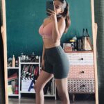 Anushka Sen Instagram - Leg daysss🦦 #reels #workout