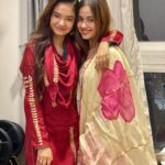 Anushka Sen Instagram - Happpy Happy Birthday JJ🤗 Hope you have a great year filled with lots of happiness and joy. Us dancing without our heels at parties, eating chaat and Chinese, making fun of our little bro Ayaan, twinning coincidentally and always having a great time together! I miss you so much, let’s catch up soon 😍🤗🧿