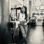Anushka Sen Instagram - 21st birthday dinner 🤍🥳💕 SONA