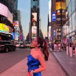Anushka Sen Instagram - NEW YORK BABY 🇺🇸🥹💕 . . Wearing @fashionnova #sen21 New York Times Square