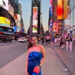 Anushka Sen Instagram - NEW YORK BABY 🇺🇸🥹💕 . . Wearing @fashionnova #sen21 New York Times Square