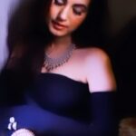 Anusmriti Sarkar Instagram - Shine like a diamond 💎✨🧿🧿 @aashirwad.jewels #diamond #black #beautiful #shoot #reel #reelsvideo #jewelry #poser #tuesday #as #anusmriti #anusmritisarkar