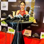 Anusmriti Sarkar Instagram - Award ✨🧿🧿 #award #iia #gratitude #blessed #event #awardfunction #as #anusmriti #anusmritisarkar #october Sahara Star