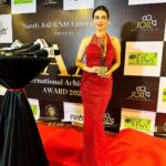 Anusmriti Sarkar Instagram - Award ✨🧿🧿 #award #iia #gratitude #blessed #event #awardfunction #as #anusmriti #anusmritisarkar #october Sahara Star