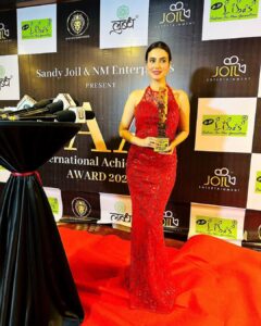 Anusmriti Sarkar Instagram - Award ✨🧿🧿

#award #iia #gratitude #blessed #event #awardfunction #as #anusmriti #anusmritisarkar #october