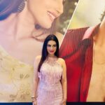 Anusmriti Sarkar Instagram - At the promotions of our movie “Hum Tumhein Chahte hain “ ✨🧿🧿 #media #event #bollywood #movie #blessed #grateful #as #anusmriti #anusmritisarkar #thursday #september Sun n Sand,Juhu