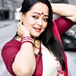 Aparajita Auddy Instagram – সেই কবে আদর মেখেছি চোখে,
হাতে হাত, স্তব্ধ রাতের হাওয়া ;
এখন শুধু তাকিয়ে দেখি ও চোখ,
ওলোটপালোট, হয় না তোমায় পাওয়া..#instagram#reels#reelsvideo#goovibes