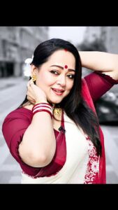 Aparajita Auddy Instagram - সেই কবে আদর মেখেছি চোখে,
হাতে হাত, স্তব্ধ রাতের হাওয়া ;
এখন শুধু তাকিয়ে দেখি ও চোখ,
ওলোটপালোট, হয় না তোমায় পাওয়া..#instagram#reels#reelsvideo#goovibes