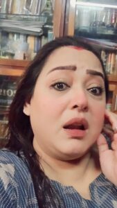 Aparajita Auddy Instagram - 🤔🤔🤔🤔🤔 কি যে করি।