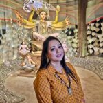 Aparajita Auddy Instagram - চতুর্থীর শুভেচ্ছা সকলকে। পূজো আনন্দে কাটুক সবার। প্রতিমা এবং মন্ডপ চোর বাগান সর্বজনীন।