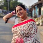 Aparajita Auddy Instagram – আজ মহালয়া, আর কি পুজো এসেই গেল আবার ধেই ধেই করতে করতে চলেও যাবে।
শাড়ি সৌজন্যে সন্ধ্যারাগ