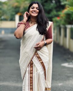 Aparna Balamurali Instagram - Onam 2023 💛🌼