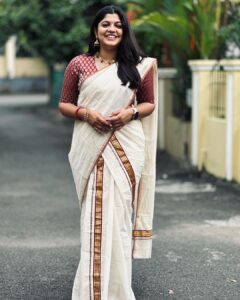 Aparna Balamurali Instagram - Onam 2023 💛🌼