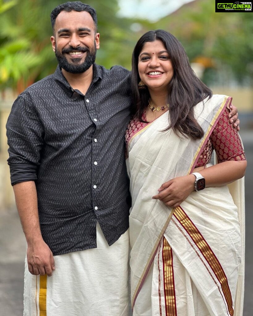 Aparna Balamurali Instagram - Onam 2023 💛🌼