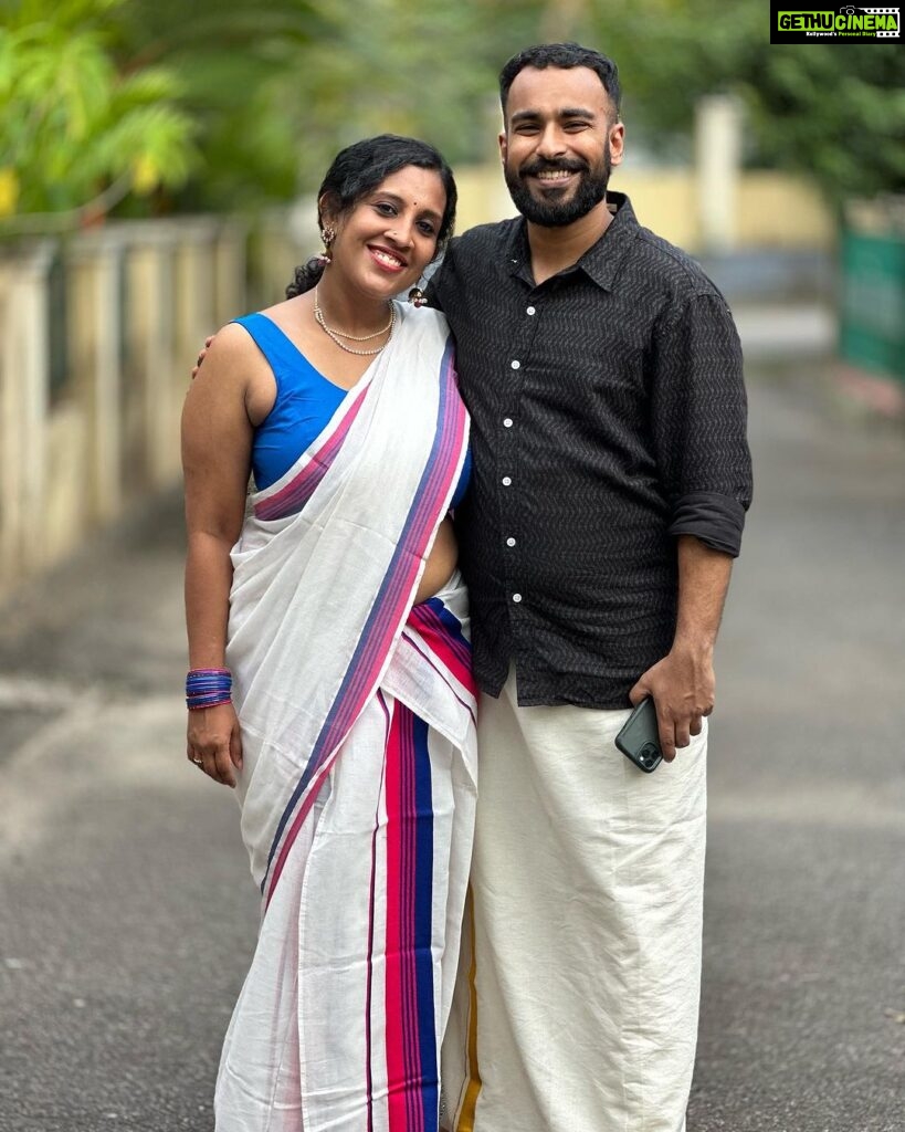 Aparna Balamurali Instagram - Onam 2023 💛🌼