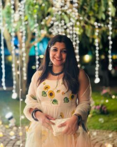 Aparna Balamurali Instagram - 🌻

Wearing my favourite @picchika 💛
