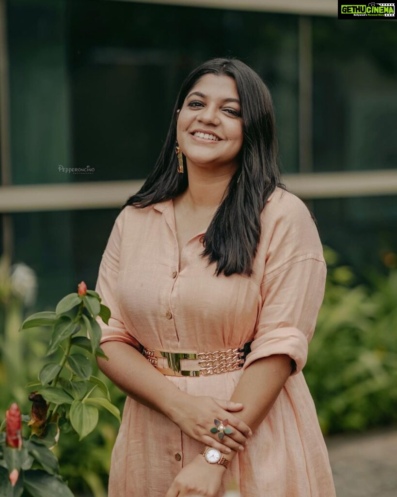 Aparna Balamurali Instagram - @padminimovie promotion ✌️ In frame: @aparna.balamurali Styling: @rashmimuraleedharan Wearing: @lisdesigns.in Jewellery: @priya_anokhi_ Shot: @beniveesjo #styling #cekebritystylist #aparnabalamurali #rashmimuraleedharan #padminimovie #promotion