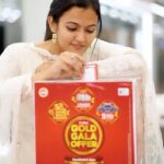 Aparna Das Instagram - GOLD GALA OFFER മറ്റെങ്ങുമില്ലാത്ത കിടിലൻ ഓണം ഓഫറുകൾ ഒരുക്കി നന്തിലത്ത് ജി മാർട്ട് . Home Appliances കൾക്ക് upto 70% Discount #Nandilathgmart #Nandilath #OnamOffer #OnamCelebration #Onam2023 #goldgalaoffer #HomeAppliances #Gift #kerala
