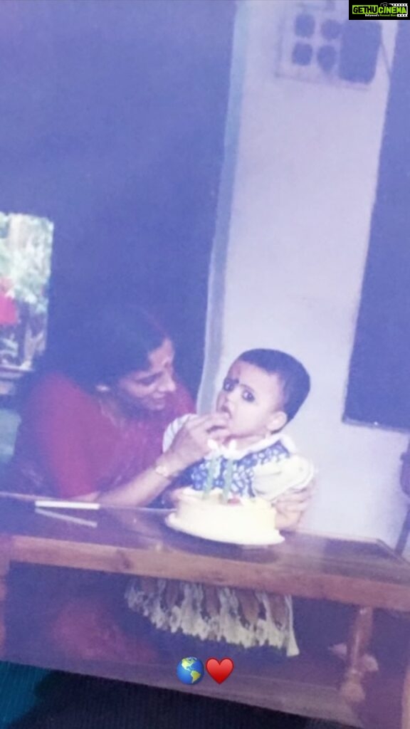 Aparna Das Instagram - Happy birthday my 🌎♥️ #amamma 😊🧿