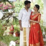 Aparna Vinod Instagram - ♥️ #family #redsaree #traditionalsaree #ethnicwear #malayali #keralagram #godsowncountry #kochi #home #onam #aparna #aparnavinod Home