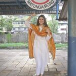 Archana Instagram - Hamari bahu #alka vibes 😂 . . . #train #railway #mumbai #shoot #radiocity #matunga #allwoman #loveit #love #yellow #desi #indian #ilovemyindia #india