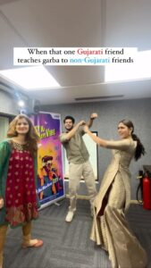 Archana Instagram - When your friends can’t do garba and instead start dancing to something else..🤦🏻‍♀️
.
.
.
.
#aankhmicholi #mrunalthakur #abhimanyudasani #RadioCity #radiocityentertainment #bollywood #shaadidopehai #trending #trendingreels #navratrispecial #navratri #garbalover #trendingvideos