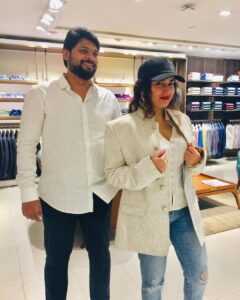 Archana Shastry Instagram - Few pics that I felt like sharing with u all ..... #2019 when v went shopping for our wedding!!!!!! Oct2019