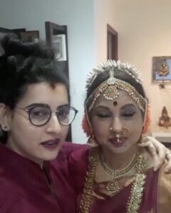 Archana Shastry Instagram - Mammaaa ...... 🧿
how to annoy her hehehe !!!!! 

Hair and make up by me !!!!!! 😁