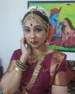 Archana Shastry Instagram - I Woke up really early and surprised myself as I did her hair and make up for her performance and she looks sooo gorgeous ❤️ 🧿 #nofiltersneeded #mommiedearest 
My mom’s dance performance today..... offering her tribute to her beloved teacher SHOBHANAIDU GARU 🙏🏻 
Happy to see mom perform for her guru ..... and huge respect to SHOBHANAIDU garu 🙏🏻. Teacher we miss you