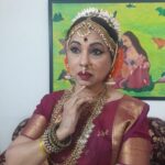 Archana Shastry Instagram - I Woke up really early and surprised myself as I did her hair and make up for her performance and she looks sooo gorgeous ❤️ 🧿 #nofiltersneeded #mommiedearest My mom’s dance performance today..... offering her tribute to her beloved teacher SHOBHANAIDU GARU 🙏🏻 Happy to see mom perform for her guru ..... and huge respect to SHOBHANAIDU garu 🙏🏻. Teacher we miss you