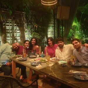 Archana Shastry Instagram - The illusionary glasses !!!!! Just water and ice tea ..... binging on yummy food ..... guess the place ????