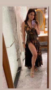 Archana Vijaya Instagram - Need I say more ?! 😂😜😃

This @hemantandnandita dress is a vibe too ! 😉