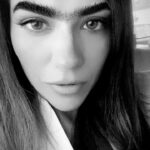 Archana Vijaya Instagram - While I make my way through chaos , and wonder whether a uni brow should be my next look…. 😝 I am also wondering about billionaires and their whims, “town square” politics and all that ! And here there are folks like me just voicing our thoughts and having fun, but always towing the line . 🙃 Do you think free speech exists ?! I would really like to know your thoughts ! 💁🏽‍♀️