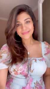 Archana Vijaya Instagram - 🚨 Attention fans!

Don’t miss out on the chance to ride with me and Mr. Kapil Dev himself in the breathtaking Swiss countryside🏔️🛣️

Register today for Driving With The Legends and let’s embark on an adventure of a lifetime.

#DrivingWIthTheLegends #RegisterNow #DreamTrip #DWTL #roadtrip #drivingholiday #series #show #OTT