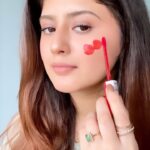 Arishfa Khan Instagram - Which one is your fav lip and cheek tint❤️😍 Next kispar video banao? Comment me batao✨ #arishfaxmakeup #makeup #tint