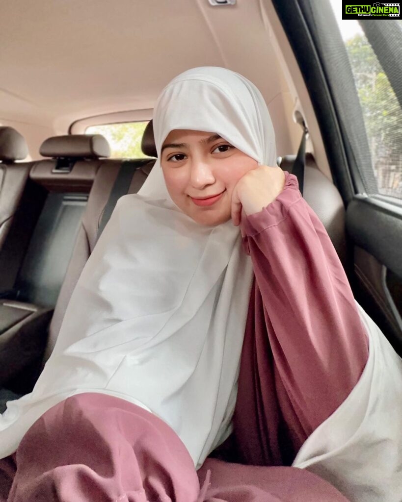 Arishfa Khan Instagram - Assalamualaikum Warahmatullahi Wabarakatuh Jummah Mubarak🤍