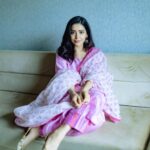 Asha Negi Instagram - Isi liye mummy ne meri tumhe chai pe bulaya hai!..😆 . @portraitsbybalvindersingh @mansimao @rich.a1836 @vanitalodha @real_weaverstory